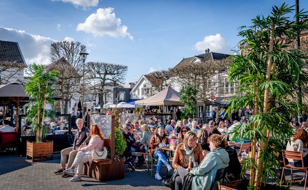 Terras op de Markt - fotograaf Dick Vogelzang - Wijchen=