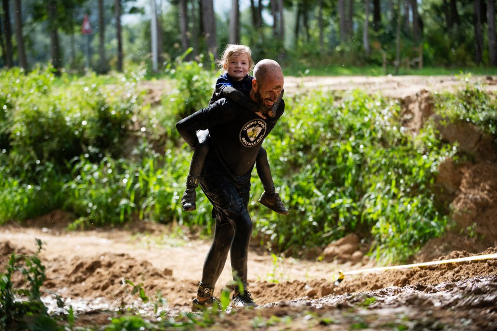 Strong Viking Family Obstacle Run Wijchen Nijmegen Mud Obstakel Modder Berendonck