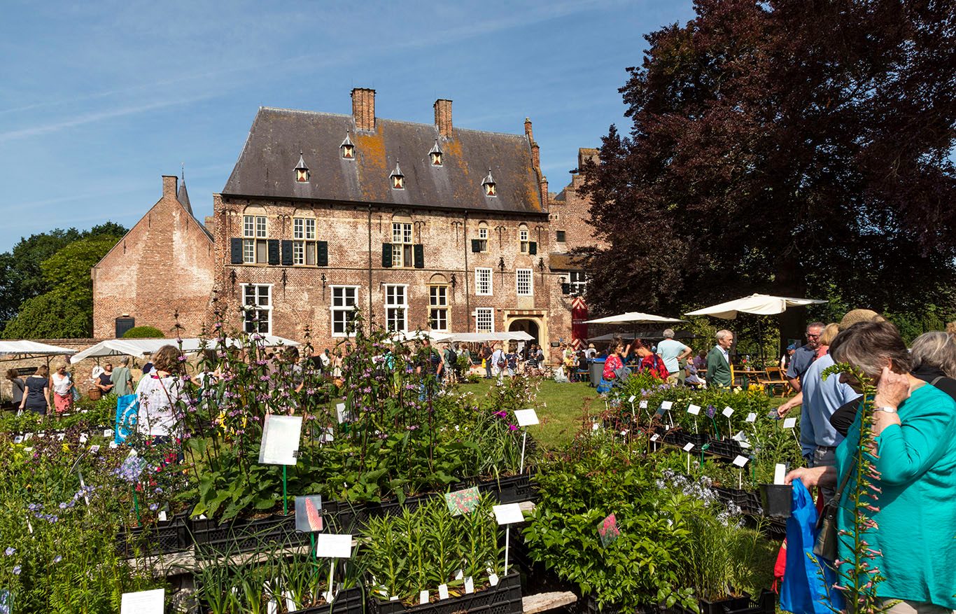 Tuinmarkt eerste zaterdag van juni bij kasteel Hernen - Wijchen=