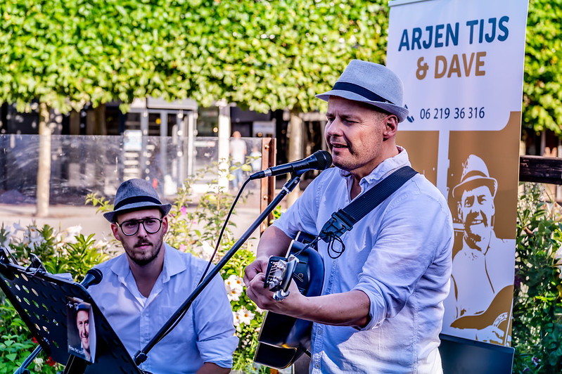 Live muziek Arjen Thijs bij de Tyd op het Terras - Fotograaf Dick Vogelzang - Wijchen=