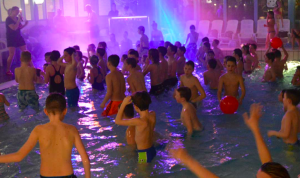 Disco zwemmen zwembad de Meerval in Wijchen - Wijchen=