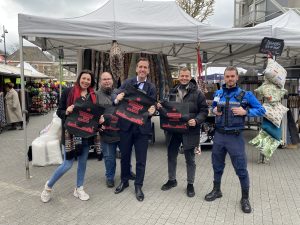 Marktkooplui delen gratis boodschappentassen uit - Wijchen=