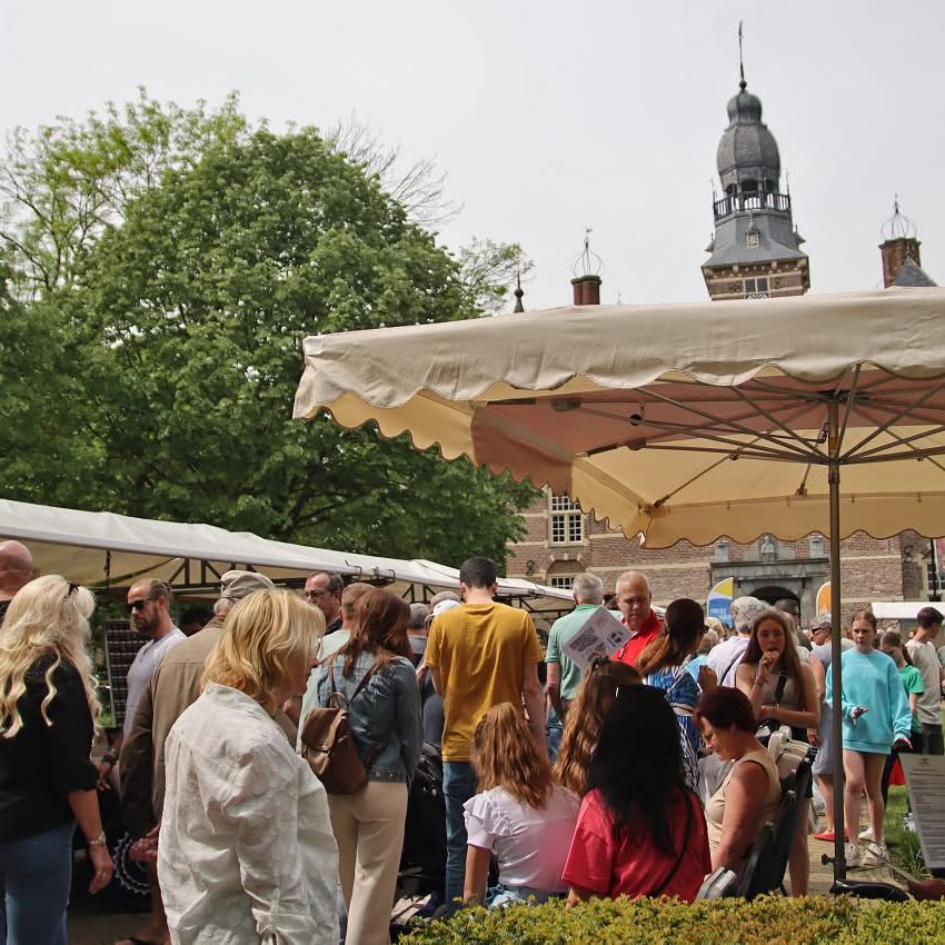 Hemelvaart Braderie Wijchen - Foto Joop Ninaber - Wijchen=